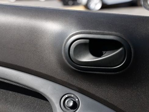 Used 2016 smart fortwo Prime image 40