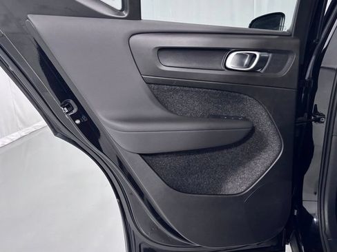 Certified 2025 Volvo XC40 B5 Plus AWD/4WD image 22