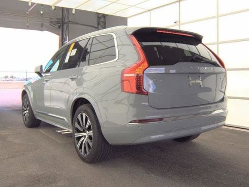 Used 2025 Volvo XC90 B5 Core image 4