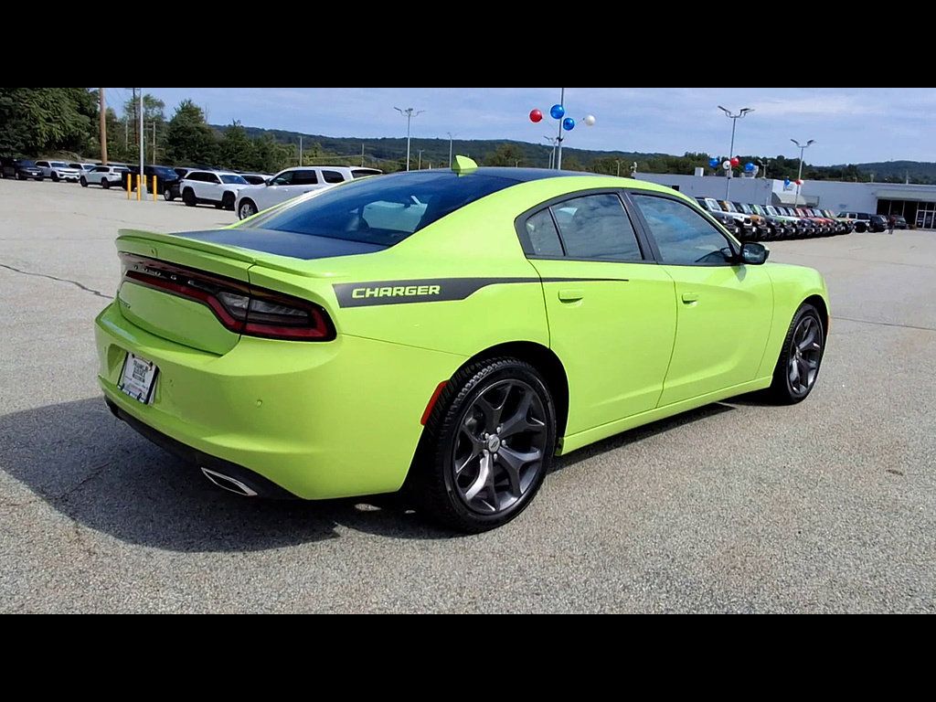 Used 2019 Dodge Charger SXT w/ Plus Group RWD image 8