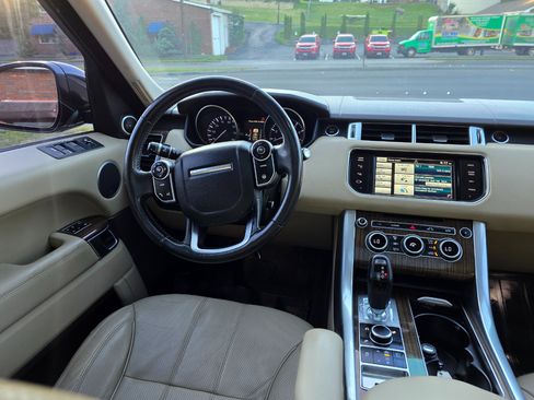 Used 2014 Land Rover Range Rover Sport HSE image 19