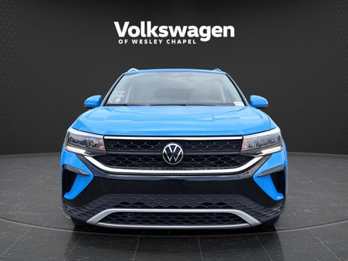 Certified 2023 Volkswagen Taos SE w/ Panoramic Sunroof Package FWD image 3