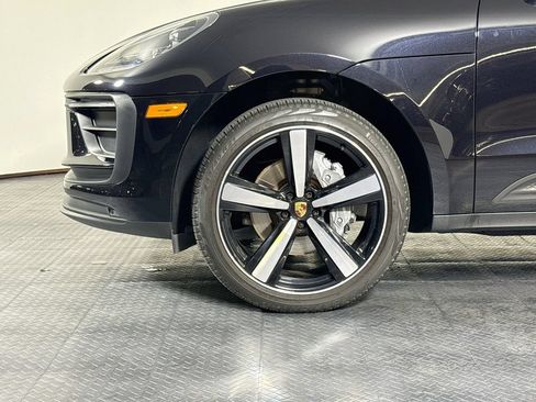 Certified 2024 Porsche Macan AWD/4WD image 28