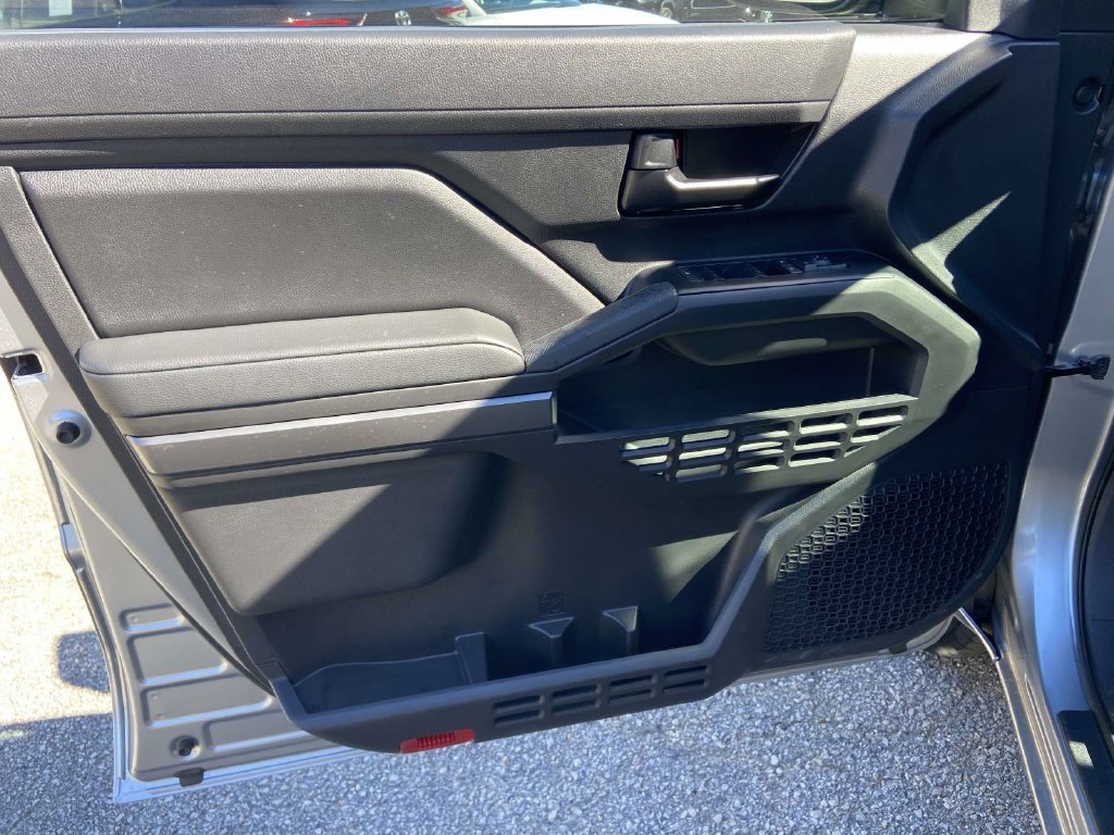 Used 2025 Toyota Tacoma SR5 RWD image 10