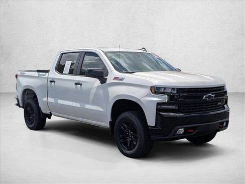 Used 2021 Chevrolet Silverado 1500 LT Trail Boss w/ Convenience Package II AWD/4WD image 3