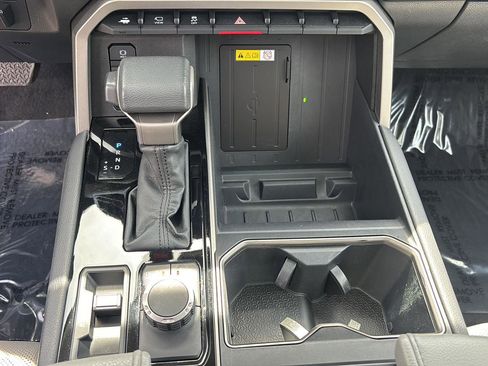 Used 2022 Toyota Tundra Limited AWD/4WD image 32