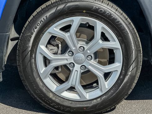 Used 2024 Jeep Compass Latitude AWD/4WD image 26
