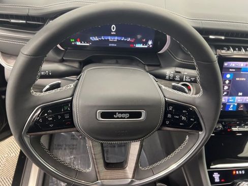 Used 2023 Jeep Grand Cherokee L Overland w/ Luxury Tech Group IV image 19