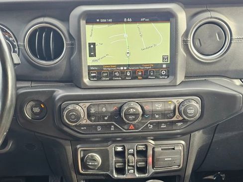 Used 2022 Jeep Gladiator Overland w/ Popular Equipment Package AWD/4WD image 38