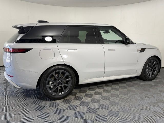 New 2026 Land Rover Range Rover Sport Dynamic SE AWD/4WD image 8
