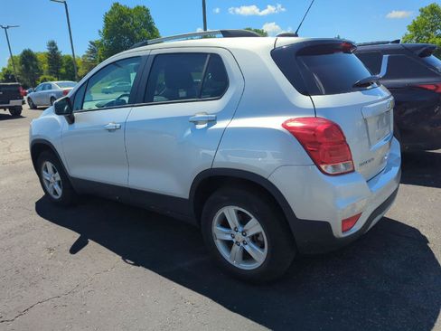 Used 2022 Chevrolet Trax LT w/ LT Convenience Package AWD/4WD image 5