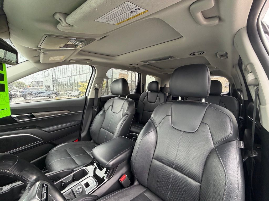 Used 2022 Kia Telluride SX FWD image 9