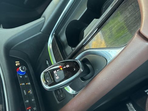 Used 2021 Buick Enclave Avenir w/ Avenir Technology Package image 25