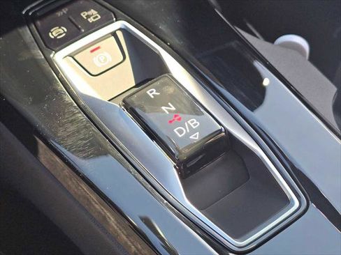 New 2025 Audi A6 e-tron Premium Plus image 32