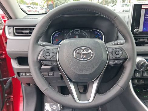 Used 2024 Toyota RAV4 XLE w/ Convenience Package image 18