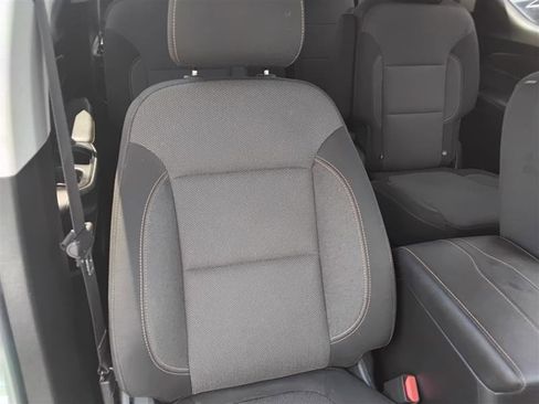 Used 2020 Chevrolet Traverse LT image 11