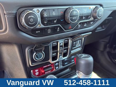 Used 2025 Jeep Gladiator Rubicon AWD/4WD image 14