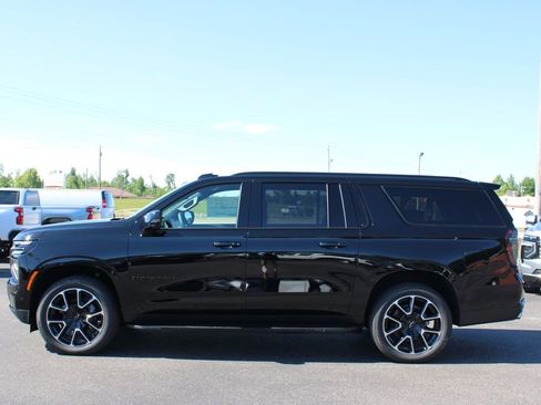 New 2026 Chevrolet Suburban RST AWD/4WD image 6