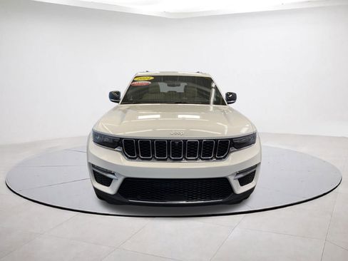 Certified 2024 Jeep Grand Cherokee Limited w/ Luxury Tech Group II image 2