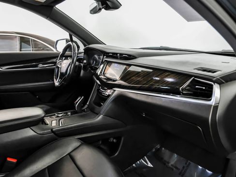 Used 2020 Cadillac XT6 Premium Luxury FWD image 12