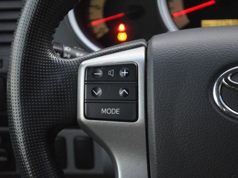 Used 2013 Toyota Tacoma PreRunner image 12