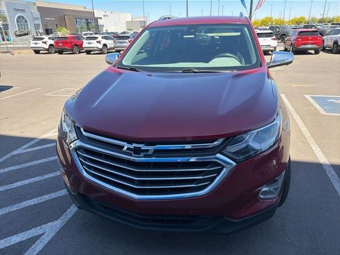 Used 2020 Chevrolet Equinox Premier image 2