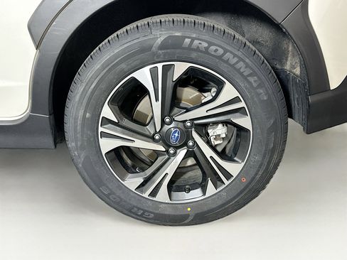 Used 2025 Subaru Crosstrek 2.0i Premium image 11