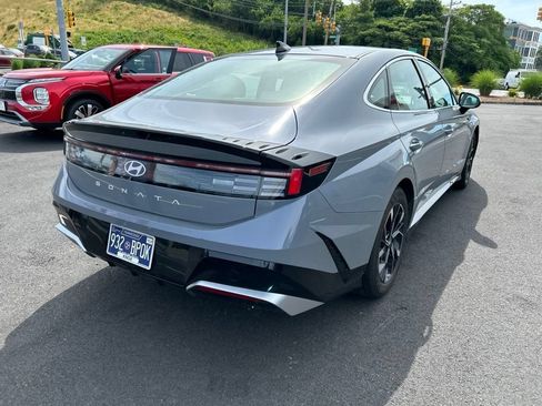 Used 2025 Hyundai Sonata SEL FWD image 3