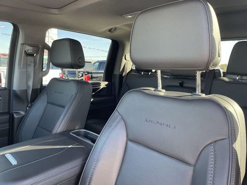 Used 2024 GMC Sierra 2500 Denali w/ Denali Reserve Package image 13