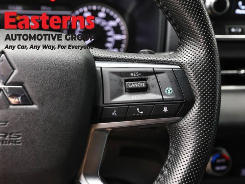 Used 2024 Mitsubishi Outlander SE FWD image 16