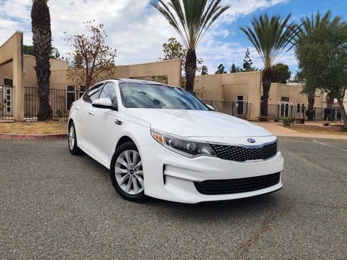 Used 2017 Kia Optima EX w/ Premium Package FWD image 2