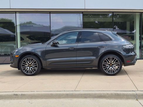 Certified 2026 Porsche Macan AWD/4WD image 2