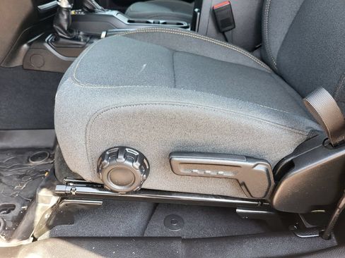 Used 2026 Jeep Wrangler Sport AWD/4WD image 27