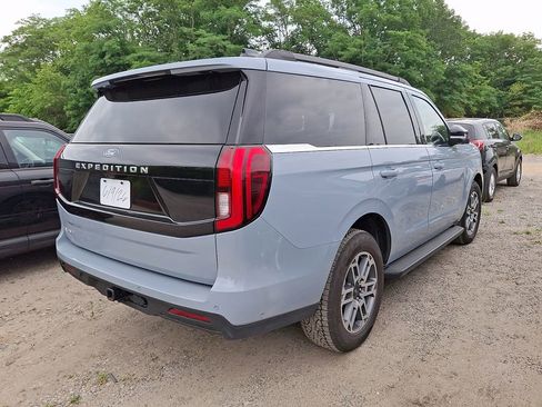 Used 2025 Ford Expedition Active AWD/4WD image 4