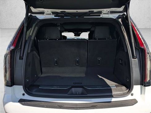 Used 2023 Cadillac Escalade Premium Luxury RWD image 6