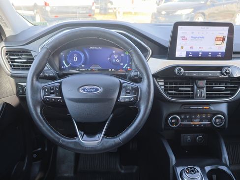 Used 2021 Ford Escape Titanium w/ Titanium Elite Package image 25