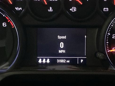 Used 2025 Chevrolet Silverado 1500 Custom image 12