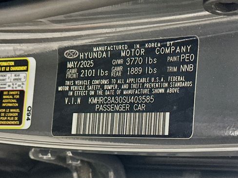 Used 2025 Hyundai Venue Limited FWD image 12
