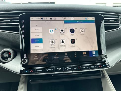 New 2026 Jeep Grand Wagoneer 4WD image 37