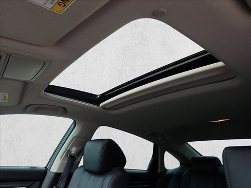 Used 2021 Honda Accord Touring image 13