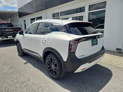 Used 2025 Nissan Kicks SR FWD image 5