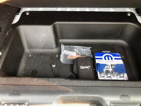 Used 2023 Jeep Wrangler Unlimited Sport image 11