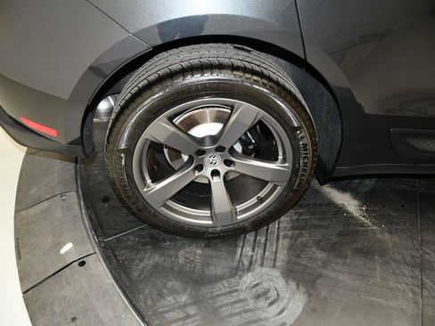 New 2026 Porsche Macan AWD/4WD image 17