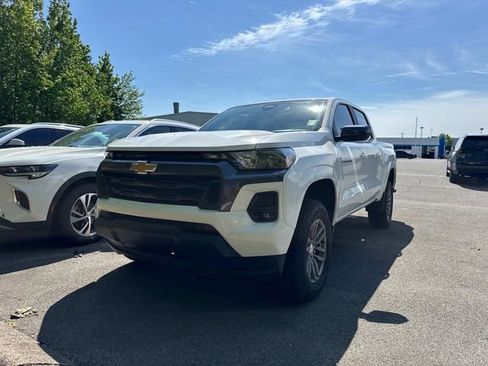 Used 2024 Chevrolet Colorado LT w/ LT Convenience Package RWD image 10