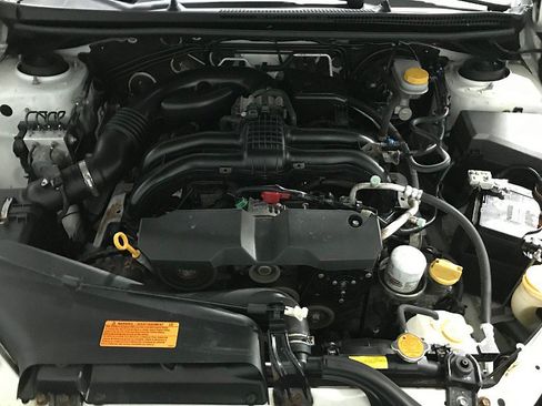 Used 2014 Subaru Impreza 2.0i Limited AWD/4WD image 32