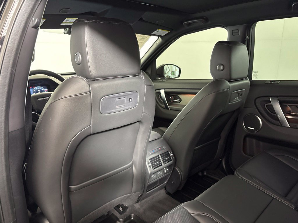 Used 2025 Land Rover Discovery Sport Dynamic SE AWD/4WD image 28