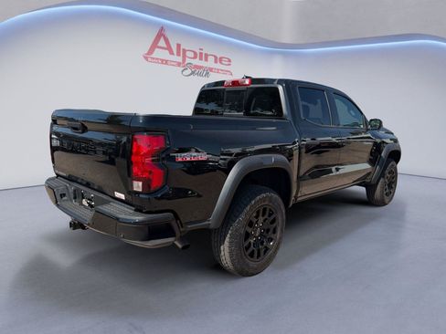 Certified 2024 Chevrolet Colorado Trail Boss w/ Technology Package AWD/4WD image 5