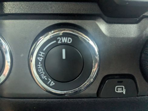 Used 2021 Toyota Tacoma TRD Sport w/ Technology Package image 26