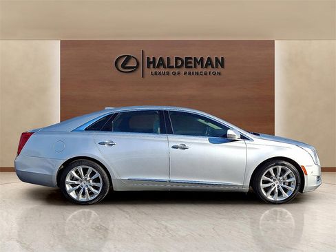 Used 2015 Cadillac XTS Luxury w/ Driver Awareness Package image 7