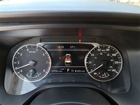 Used 2024 Nissan Rogue SV image 26